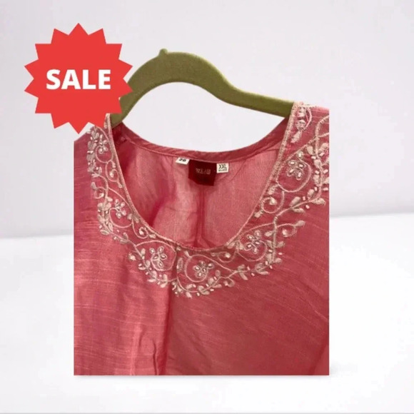 Women's Medium Size Light Pink Tunic Tops with white Embroidered Design - Picture 4 of 7
